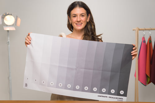 Color Analysis Drape — Grayscale Contrast